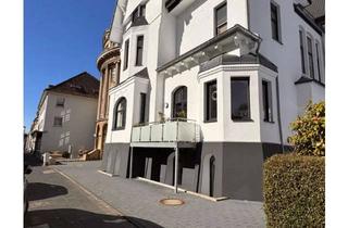Wohnung mieten in Gasstraße 56, 42657 Solingen, Charmante sanierte 2-Zimmer-Wohnung mit Balkon und Einbauküche in Solingen-Höhscheid.