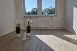 Wohnung mieten in A.-Schweitzer-Siedlung, 08371 Glauchau, Traumhafte Aussicht: 2- Raum-Wohnung mit Badewanne in der A.-Schweitzer-Siedlung 9 sofort verfügbar!