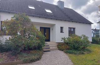 Haus kaufen in 90556 Cadolzburg, Gepflegtes Zweifamilienhaus in Cadolzburg-Wachendorf – EG sofort bezugsfrei, umfassend renoviert