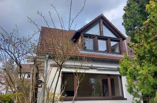 Haus kaufen in 90556 Cadolzburg, Gepflegtes Zweifamilienhaus in Cadolzburg-Wachendorf – EG sofort bezugsfrei, umfassend renoviert