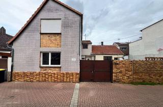 Haus kaufen in Gaustraße, 67071 Oggersheim, 245 m² Grundstück mit Baugenehmigung für 2 EFH oder Sanierungsobjekt - zentrale Lage Oggersheim