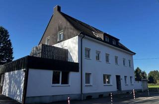 Anlageobjekt in 42719 Wald, Charmantes Mehrfamilienhaus mit acht modernisierten Wohnungen in begehrter Lage von Solingen-Wald