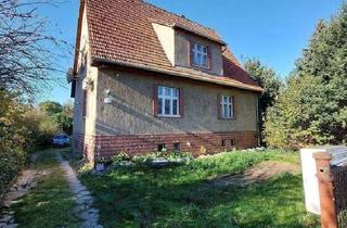 Einfamilienhaus kaufen in 15732 Schulzendorf, Schulzendorf - Im Alleinauftrag ! Viel Raum und Platz: Vielseitiges renovierungsbedürftiges Einfamilienhaus, zum kurzfristigen Bezug,