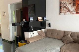 Wohnung kaufen in 47803 Krefeld, Krefeld - 2 Zimmer Wohnung 89 qm Gehobener Zustand!