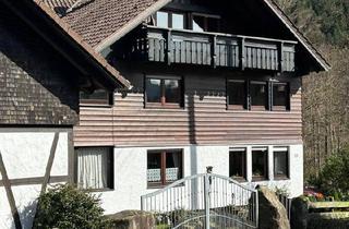 Haus kaufen in 75323 Bad Wildbad, Bad Wildbad - 2-Familienhaus, wärmegedämmt mit moderne Pellet-Zentralheizung