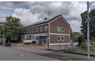 Haus kaufen in 37632 Eschershausen, Eschershausen - Solides Anlageobjekt mit guter Rendite bei Top Mietern, m. Bunker