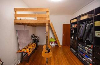 Wohnung kaufen in 73033 Göppingen, 4-Zimmer-Altbauwohnung mit modernem Komfort in bester zentraler Lage.