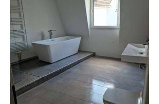 Wohnung kaufen in 42857 Remscheid, Charmante Dachgeschosswohnung mit hochwertiger Sanierung – 4 Zimmer, 106 m², vermietet