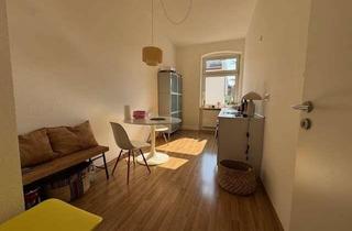 Wohnung kaufen in 68167 Neckarstadt, Charmante 2-Zimmer-Wohnung mit großer Wohnküche, zwei Balkonen und Altbauflair in begehrter Lage in