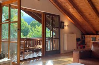 Wohnung kaufen in Lahnewiesstraße, 82467 Garmisch-Partenkirchen, Schicke 2-Zimmer DG-Wohnung mit Balkon in Garmisch-Partenkirchen (Ortsteil Burgrain)