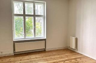 Wohnung kaufen in Sophie-Charlotten-Straße 46, 14059 Charlottenburg, Bezugsfreie, charmante 1‑Zimmer-Altbauwohnung mit künftigem kleinen Gartenanteil in City‑Westlage!