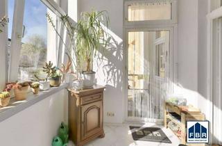 Wohnung kaufen in 19059 Weststadt, Sonnige Hochparterrewohnung mit charmantem Wintergarten und Gartennutzung