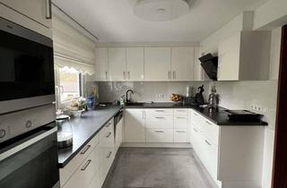 Wohnung kaufen in 71032 Böblingen, Provisionsfrei-Moderne 4-Zimmer-Maisonette 109 m² •2 Bäder•Gäste-WC•neue Küche • TG inkl.Böblingen