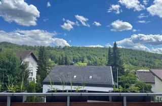 Wohnung mieten in Albertus-Magnus-Straße 48, 71229 Leonberg, Lichtdurchflutete 4,5-Zimmer-ETW mit Südbalkon und Aussicht in Leonberg-Ramtel