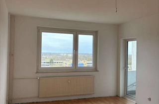 Wohnung mieten in Helsinkistraße, 24109 Mettenhof, Helle 3-Zimmer-Wohnung mit Loggia in Kiel