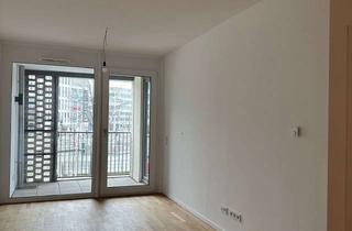 Wohnung mieten in Holstenbrücke 24, 24103 Vorstadt, 2-Zimmer-Wohnung mit Loggia am Kieler Bootshafen