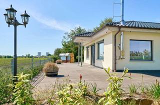 Einfamilienhaus kaufen in 23769 Fehmarn, Großzügiges Einfamilienhaus + Mehrfamilienhaus mit 4 Garagen - ein Traum in Feldrandlage
