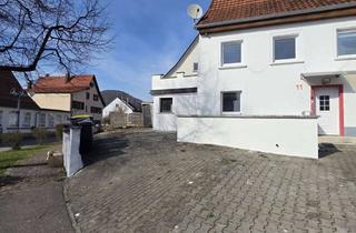 Haus kaufen in 78589 Dürbheim, Dürbheim / Kreis TUT: Bezugsfreie DDH mit 2 Wohnungen, Terr. + Balkon + PKW - Stellplatz