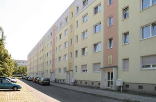 Mehrfamilienhaus kaufen in Wäschkestraße 10-18, 06849 Süd, Großes Mehrfamilienhaus in Dessau Süd