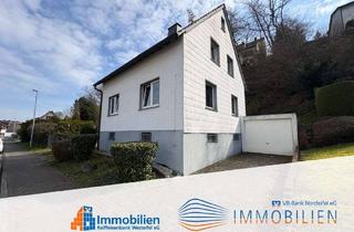 Einfamilienhaus kaufen in 53937 Schleiden, Freistehendes Einfamilienhaus im Herzen von Schleiden - Teilung in weiteres Baugrundstück möglich