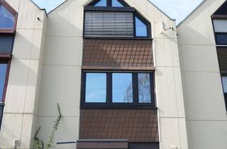 Reihenhaus kaufen in 76185 Grünwinkel, Helles Reihenhaus mit flexibler Raumaufteilung, Terrasse, Garten und Garage.