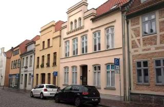 Mehrfamilienhaus kaufen in 18273 Güstrow, Attraktives Mehrfamilienhaus in Güstrow mit 7 vermieteten Wohnungen - provisionsfrei von privat