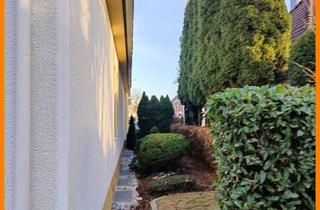 Gewerbeimmobilie kaufen in 33803 Steinhagen, Repräsentativ und zentral gelegen: Praxis, Büro, Handel, mit Lager im KG. Auch als EFH nutzbar!