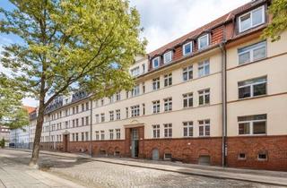 Wohnung kaufen in 19055 Werdervorstadt, Frisch renovierte 2-Zimmer-Wohnung * WG-geeignet * neue Küche * Gemeinschaftsgarten * tolle Lage