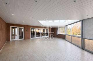 Wohnung kaufen in 66540 Neunkirchen, Haus im Haus – Großzügige 200 m² Wohnqualität mit Wintergarten und Gartenanteil. Barrierearm!