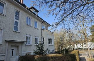 Wohnung mieten in 18059 Hansaviertel, 3 Zimmer Wohnung mit Balkon im 1. OG in Rostock-Hansaviertel