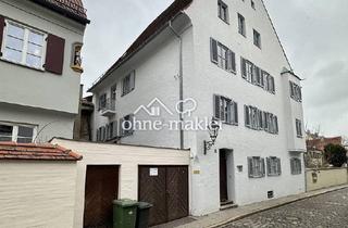 Anlageobjekt in 86152 Augsburg, Einzeldenkmal - Mehrfamilienhaus in Augsburgs Innenstadt, Dachbodenausbau möglich