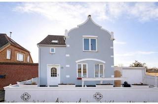 Haus kaufen in Strandstrasse 23, 23769 Fehmarn, Jugendstilhaus von 1907 mit 8 Zimmern in Burg auf Fehmarn