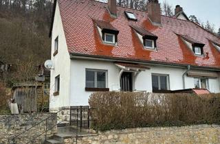 Haus mieten in Bürgermeister-Rukwid-Straße 36, 91788 Pappenheim, Charmantes Reiheneckhaus in Pappenheim mit 3 Zimmern