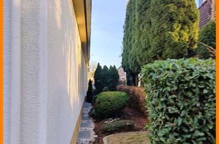 Gewerbeimmobilie kaufen in 33803 Steinhagen, Repräsentativ und zentral gelegen: Praxis, Büro, Handel, mit Lager im KG. Auch als EFH nutzbar!