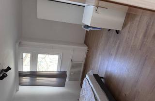 Wohnung mieten in 12277 Berlin, Berlin - Möbliertes WG Zimmer in 3 Zimmer Wohnung ab sofort zu vermieten