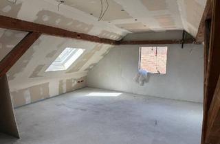 Wohnung kaufen in 91245 Simmelsdorf, Simmelsdorf - Helle Dachgeschosswohnung im Ausbauzustand mit viel Potenzial