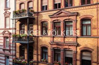 Wohnung kaufen in 65185 Wiesbaden, Attraktive Altbauwohnung in zentraler Bestlage mit zwei Balkonen und großzügigem Raumgefühl