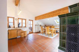 Wohnung kaufen in Spitzsteinstraße 32, 83229 Aschau, Charmante 2-Zimmer-Dachgeschosswohnung mit Balkon