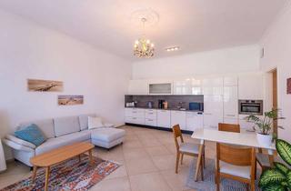 Wohnung kaufen in Kaiserdamm 86, 14057 Charlottenburg, Zu Verkaufen! Möblierte 2-Zimmer-Wohnung mit Balkon unweit des Lietzensees am Kaiserdamm!