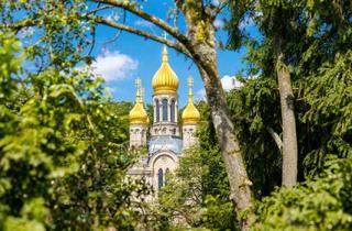 Wohnung kaufen in 65193 Wiesbaden, BLICKFANG NEROBERG - SCHICKE 3-ZIMMER-WOHNUNG MIT EINBAUKÜCHE, GARAGE & SEPARATEM HOBBYRAUM MIT BAD