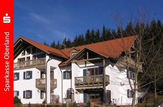 Wohnung kaufen in 82383 Hohenpeißenberg, Außergewöhnliche 3-Zimmer-Wohnung mit Balkon