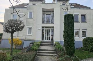 Wohnung kaufen in 75428 Illingen, Helle 3,5-Zimmer-Wohnung mit großem Balkon, Carport & Gartenanteil in ruhiger Lage von Illingen