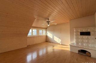 Wohnung kaufen in 70794 Filderstadt, Charmante Dachgeschoss-Wohnung mit Ausbaupotenzial & Stellplatz - sofort bezugsfrei!