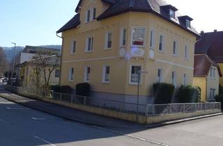 Wohnung mieten in Münsingerstr 42, 72574 Bad Urach, Zentrumsnahe 4-Zimmer-Wohnung mit Balkon im 1. OG in Bad Urach