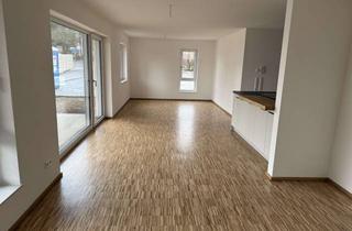 Wohnung mieten in Tiefenbacher Weg 14, 89257 Illertissen, Erstbezug Hochwertige 3-Zimmer-EG-Wohnung im Neubau mit sonniger Terrasse, Garten und Stellplätzen