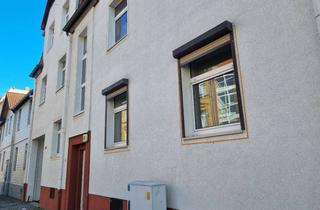 Wohnung mieten in Südstraße 60, 38820 Halberstadt, Gepflegte 3-Raum-Wohnung im Dachgeschoss mit Balkon und charmanten Holzbalken