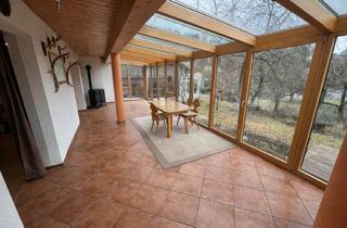 Haus kaufen in 78737 Fluorn-Winzeln, Charmantes Zweifamilienhaus mit Wintergarten, großzügigem Garten und vielfältigen Nutzungsmöglichkei