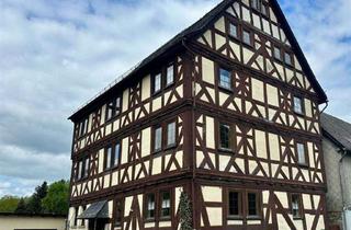 Haus kaufen in 35756 Mittenaar, Denkmalgeschütztes Fachwerkhaus mit Scheune in Mittenaar – großzügiges Anwesen mit Geschichte