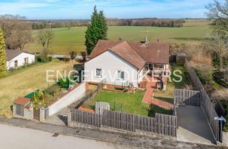 Haus kaufen in 82293 Mittelstetten, Idyll im Grünen: Bungalow mit Potenzial und Weitblick
