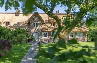 Haus kaufen in 25899 Dagebüll, Es gibt Häuser. Und es gibt dieses. Historisches Reetdachjuwel auf eigener Warft.